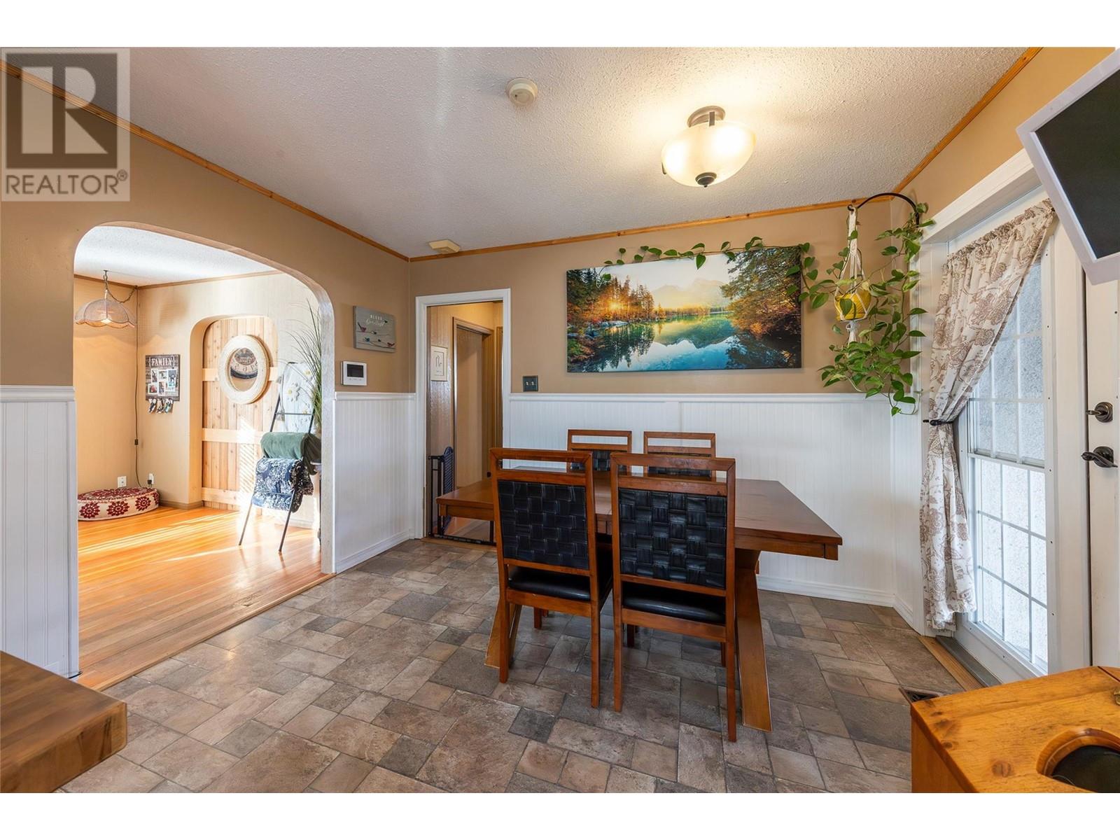 550 Linden Avenue, Kamloops, British Columbia  V2B 2N6 - Photo 9 - 10347194