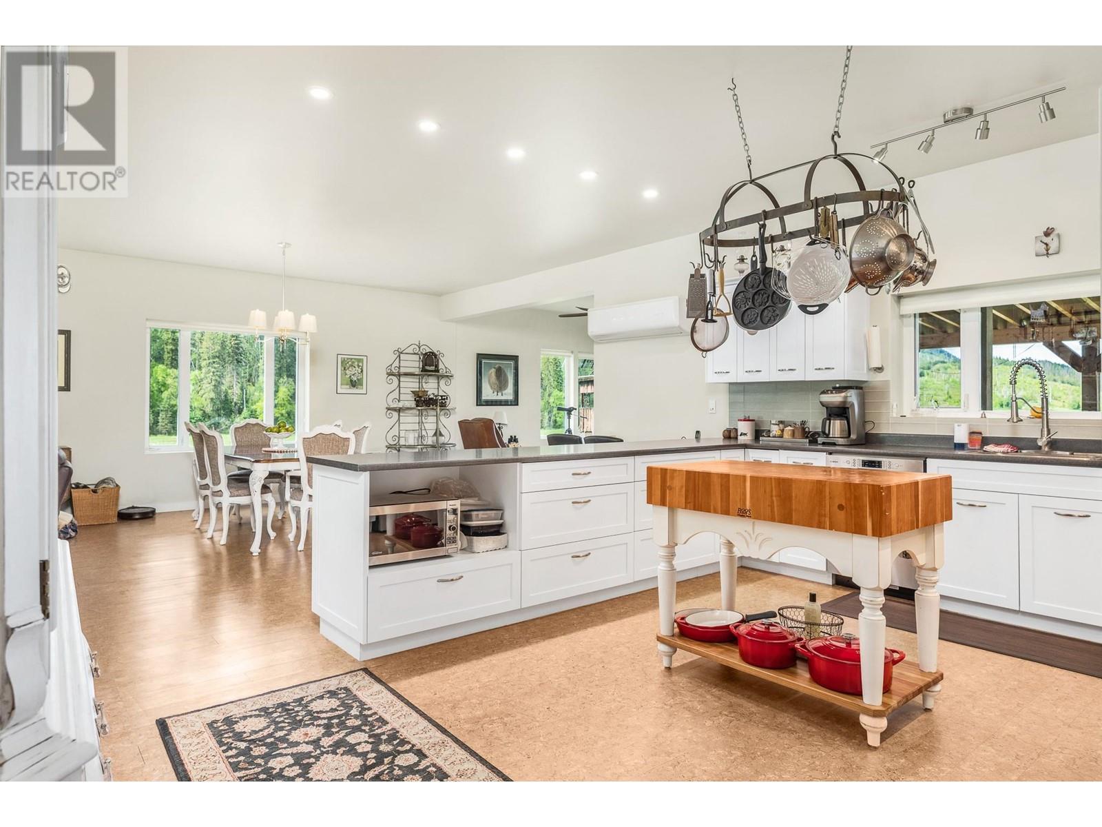 4 Hollingsworth Road, Cherryville, British Columbia  V0E 2G3 - Photo 4 - 10347182