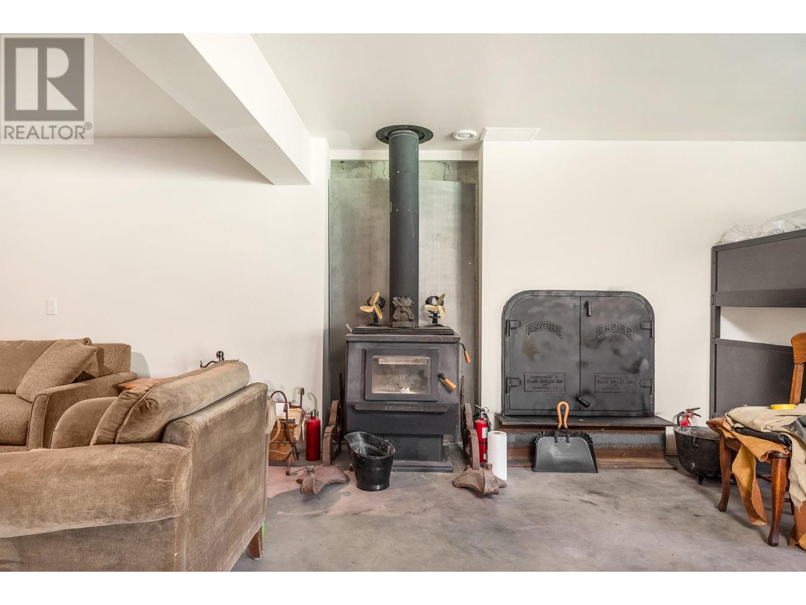 4 Hollingsworth Road, Cherryville, British Columbia  V0E 2G3 - Photo 40 - 10347182