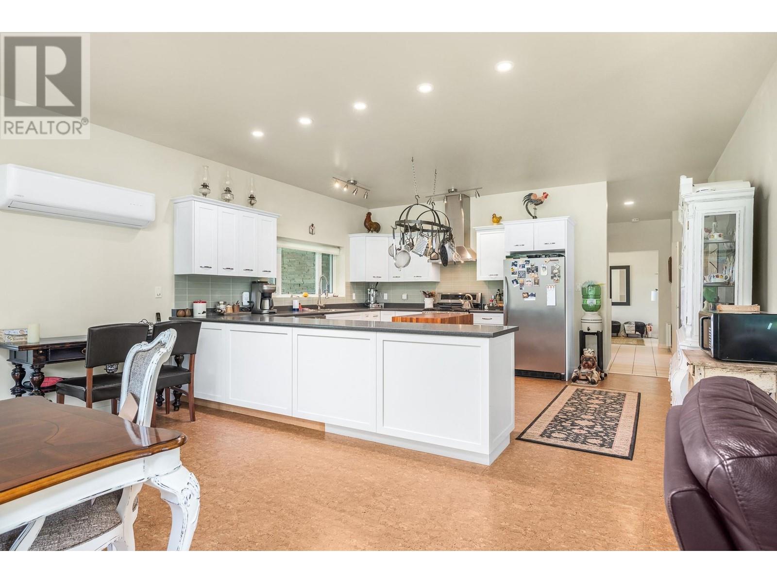 4 Hollingsworth Road, Cherryville, British Columbia  V0E 2G3 - Photo 5 - 10347182