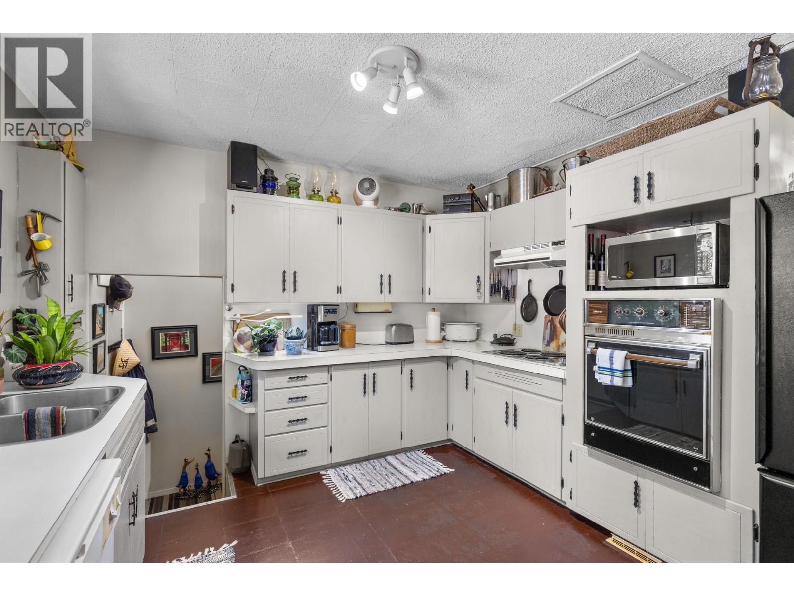 772 Otter Lake Cross Road, Spallumcheen, British Columbia  V4Y 0R6 - Photo 5 - 10346127