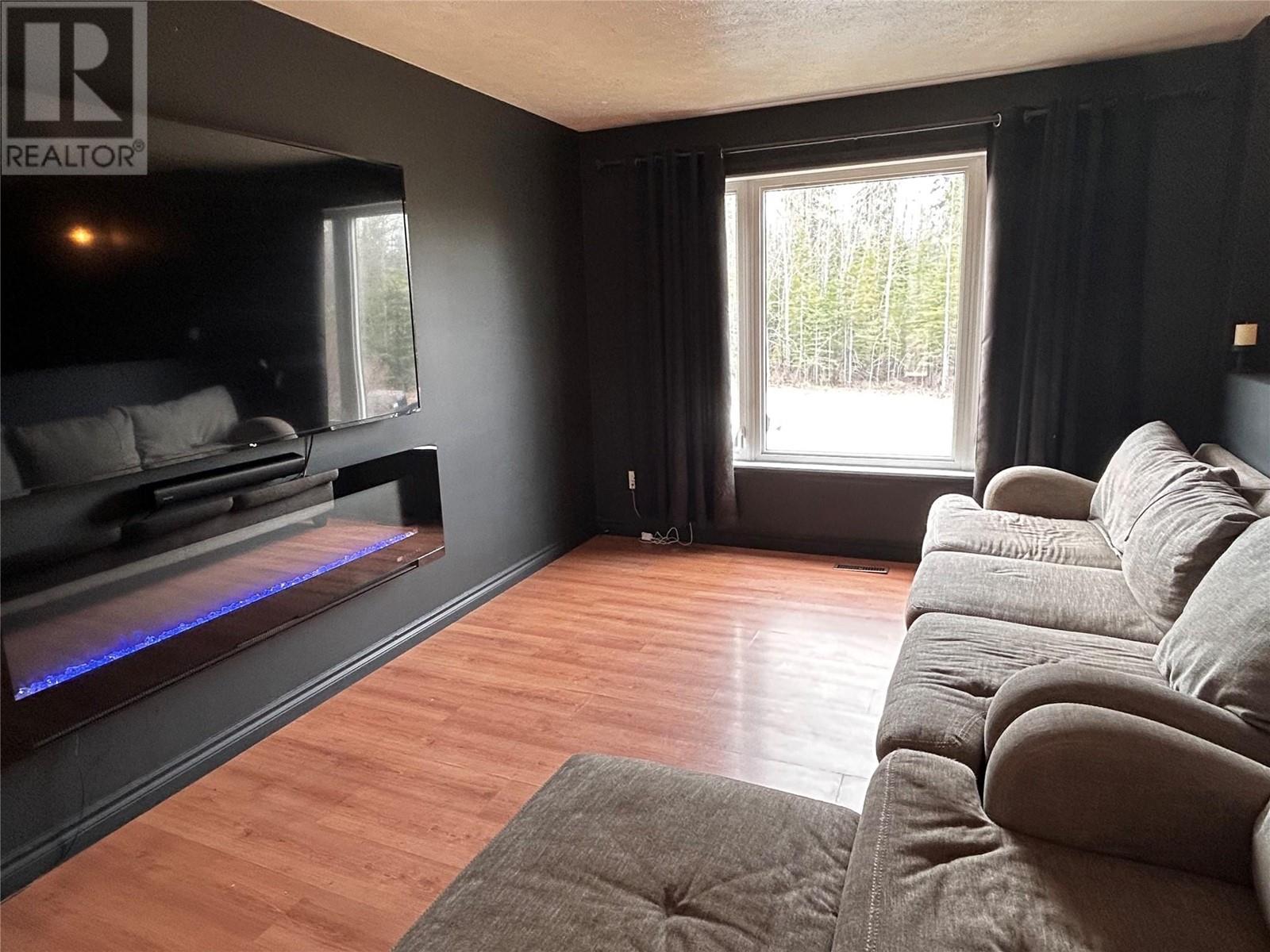 152 Wapiti Crescent, Tumbler Ridge, British Columbia  V0C 2W0 - Photo 5 - 10347011