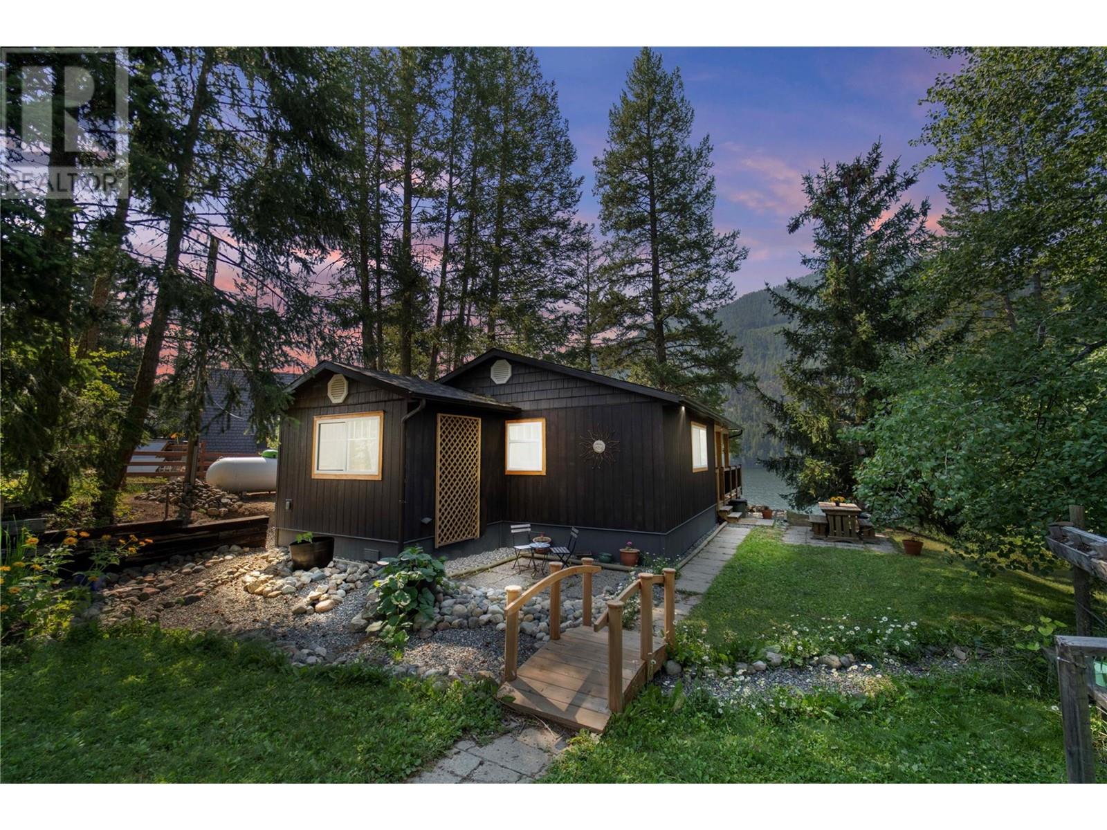 2508 Stoney Drive, Kamloops, British Columbia  V2H 1P3 - Photo 1 - 10347075