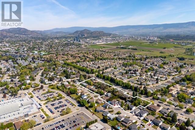 2845 Bouvette Street, Kelowna, British Columbia  V1W 4J1 - Photo 4 - 10347211