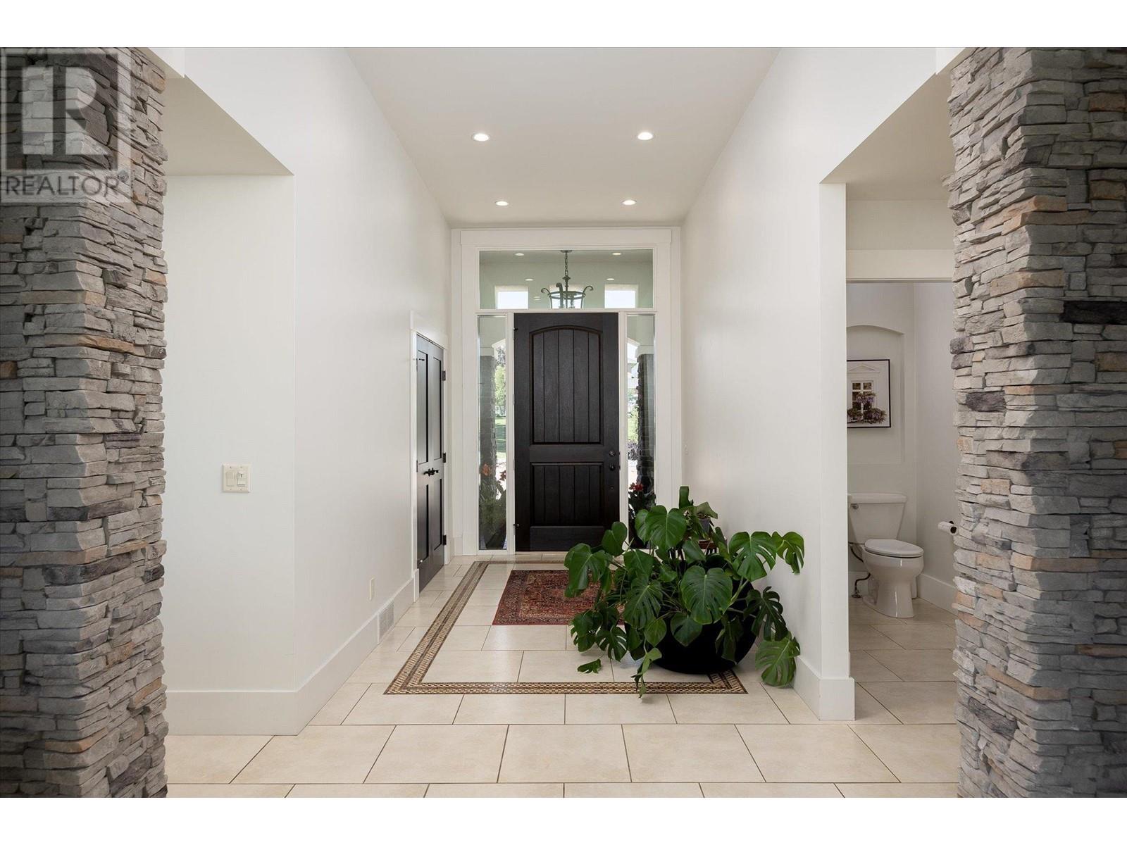 2523 Hillsborough Road, West Kelowna, British Columbia  V1Z 3E8 - Photo 3 - 10347077