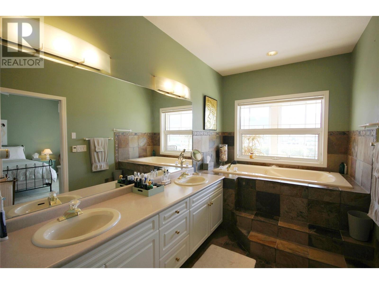 396 Ridge Road, Penticton, British Columbia  V2A 8N7 - Photo 12 - 10346255