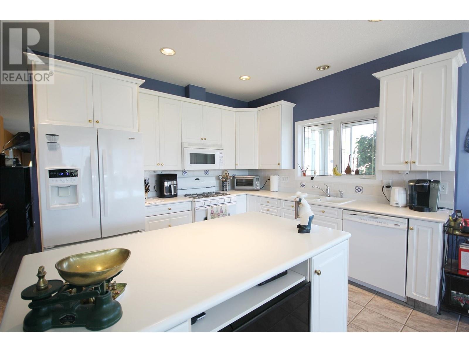 396 Ridge Road, Penticton, British Columbia  V2A 8N7 - Photo 8 - 10346255