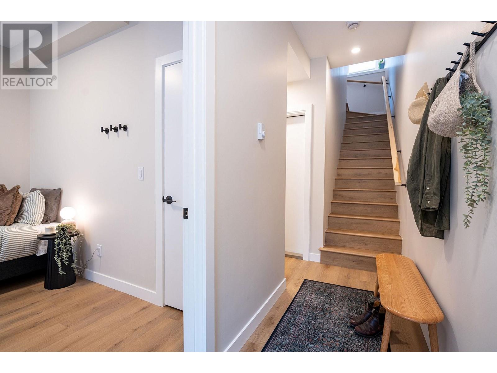 1208 Douglas Street W, Revelstoke, British Columbia  V0E 2S0 - Photo 6 - 10347176