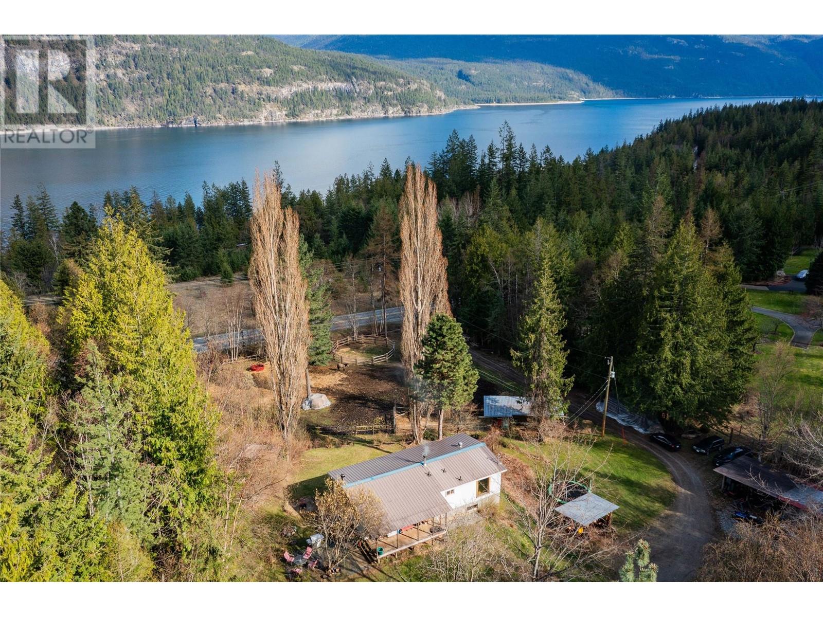 9351 31 Highway, Kaslo, British Columbia  V0G 1M0 - Photo 1 - 10344223