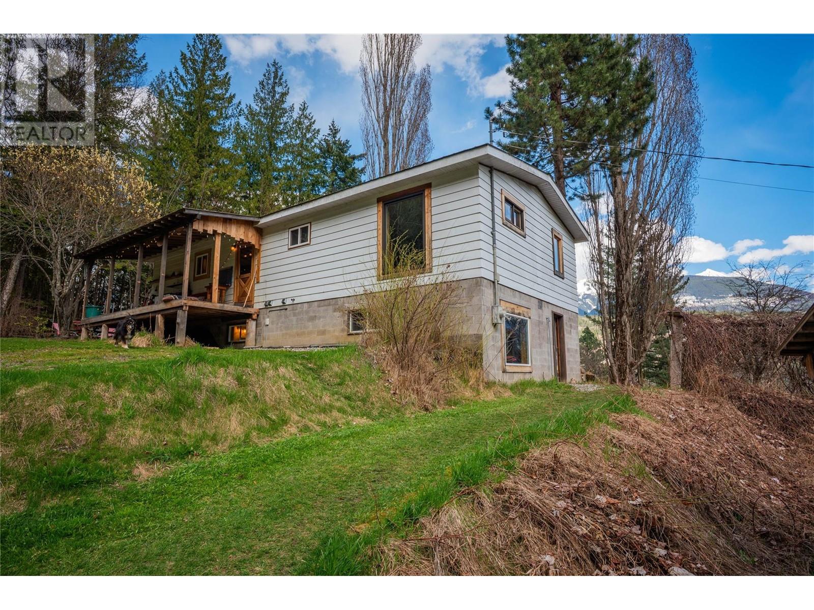 9351 31 Highway, Kaslo, British Columbia  V0G 1M0 - Photo 10 - 10344223