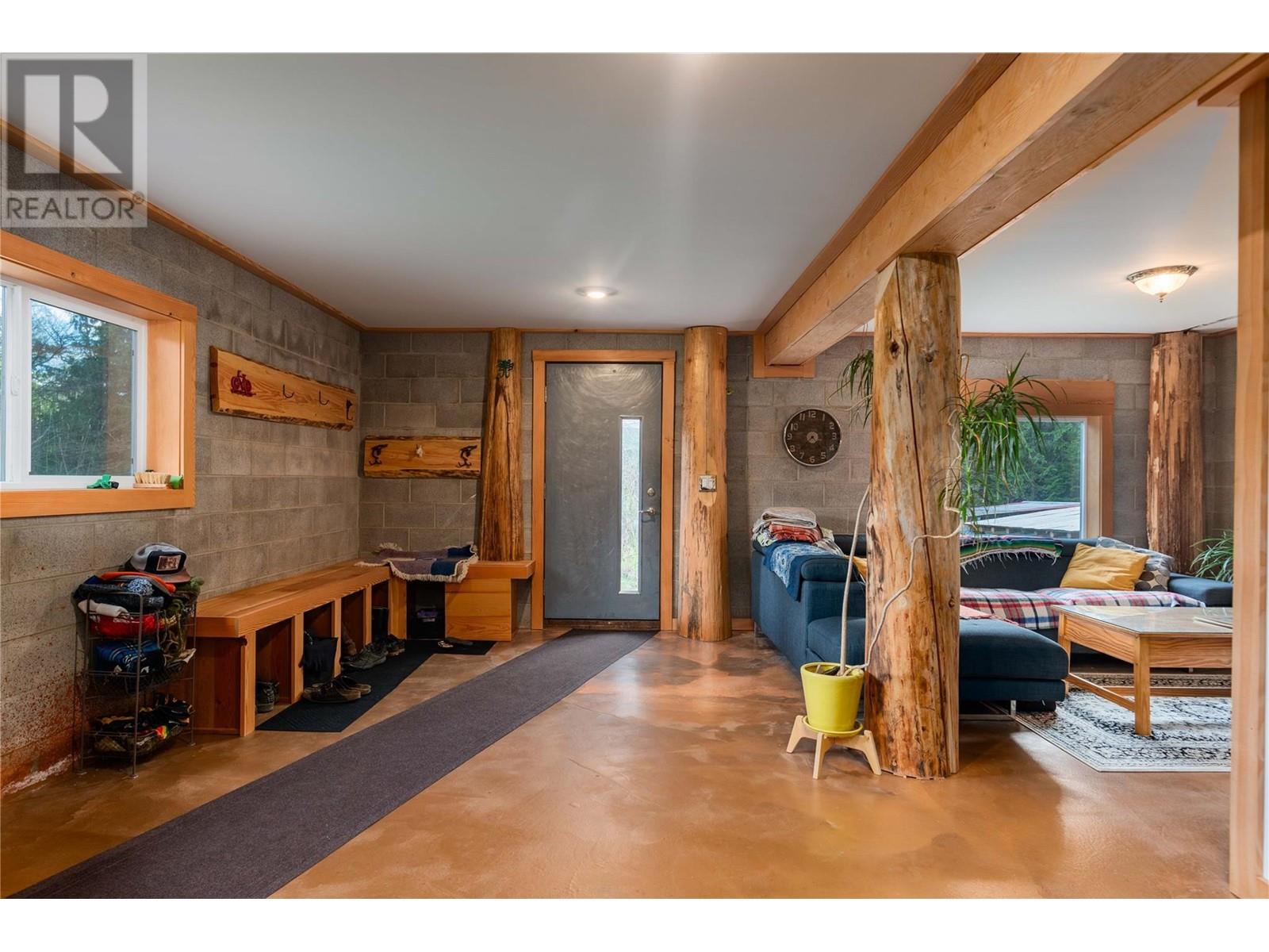 9351 31 Highway, Kaslo, British Columbia  V0G 1M0 - Photo 11 - 10344223