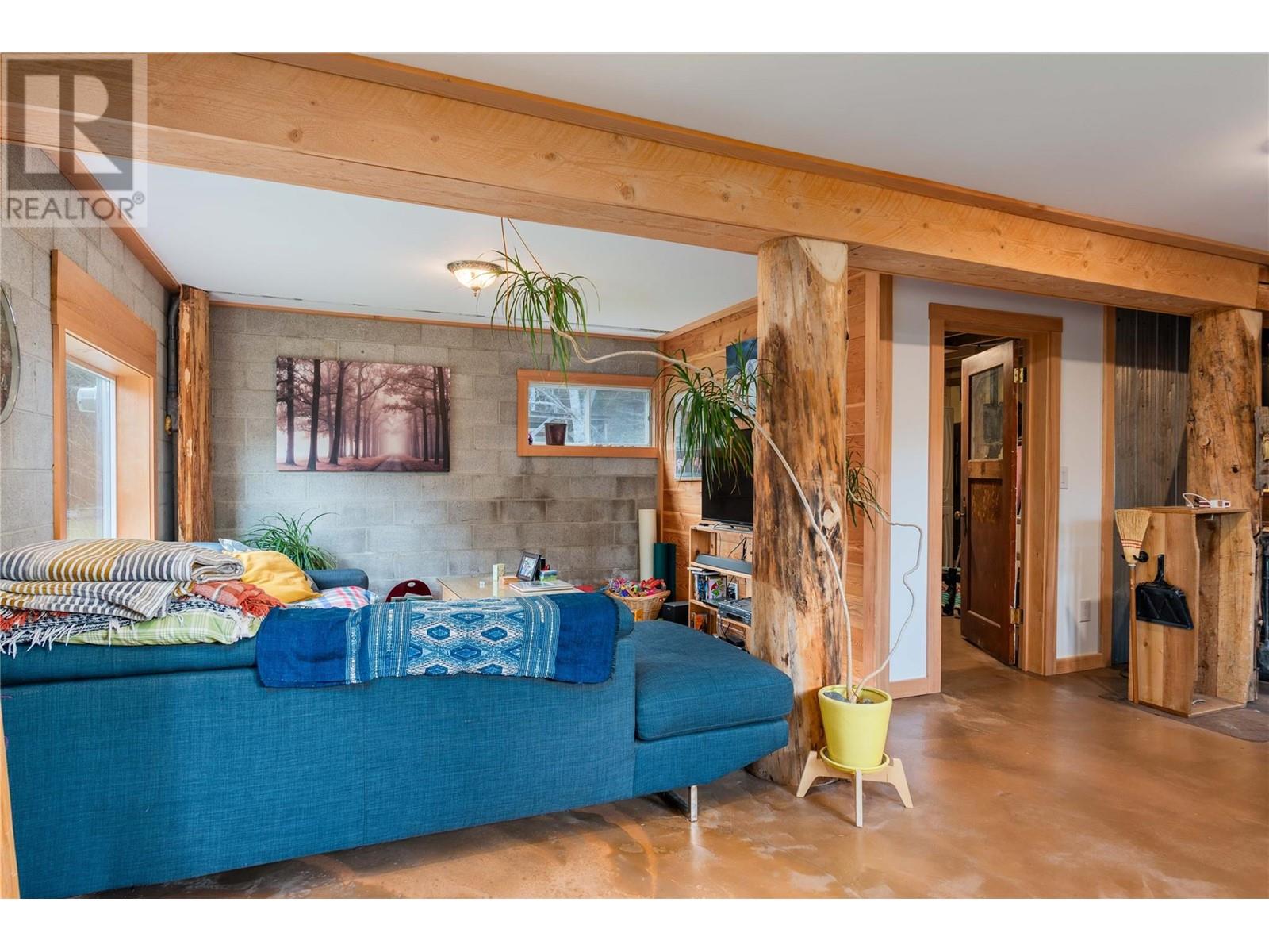 9351 31 Highway, Kaslo, British Columbia  V0G 1M0 - Photo 13 - 10344223