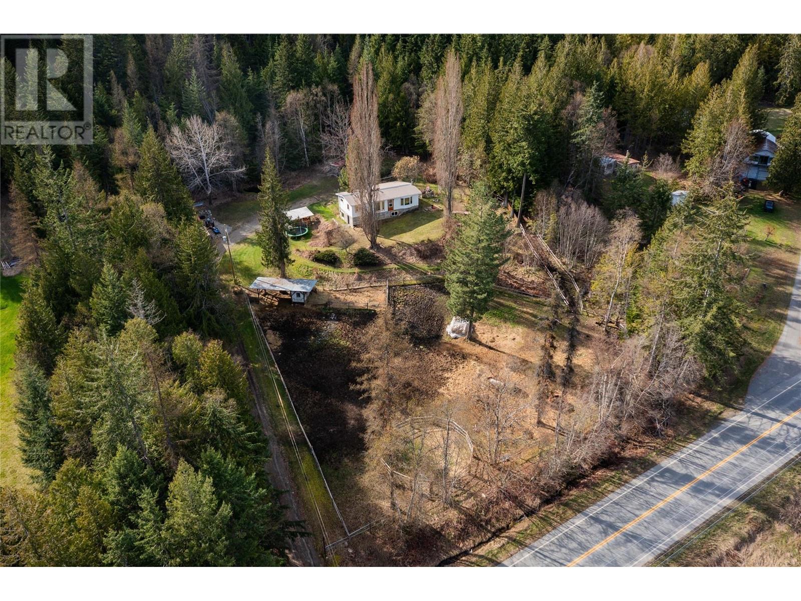 9351 31 Highway, Kaslo, British Columbia  V0G 1M0 - Photo 2 - 10344223