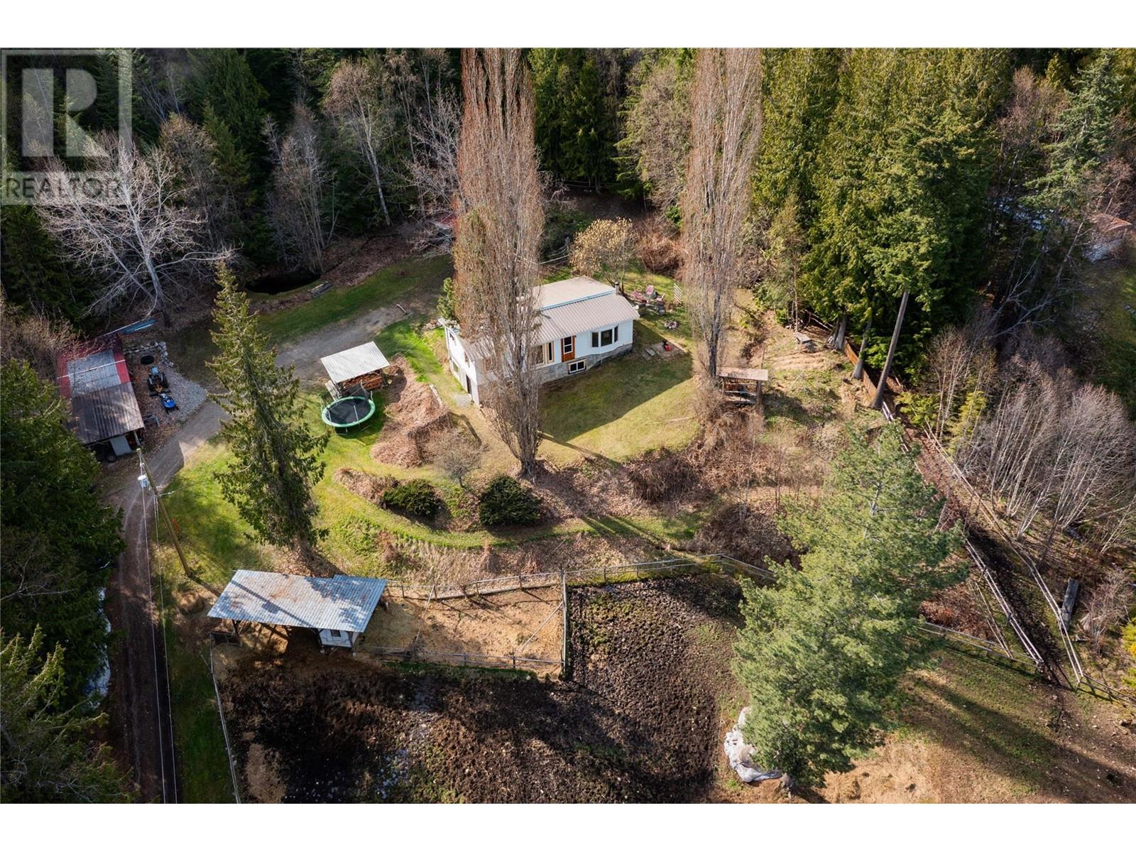 9351 31 Highway, Kaslo, British Columbia  V0G 1M0 - Photo 4 - 10344223