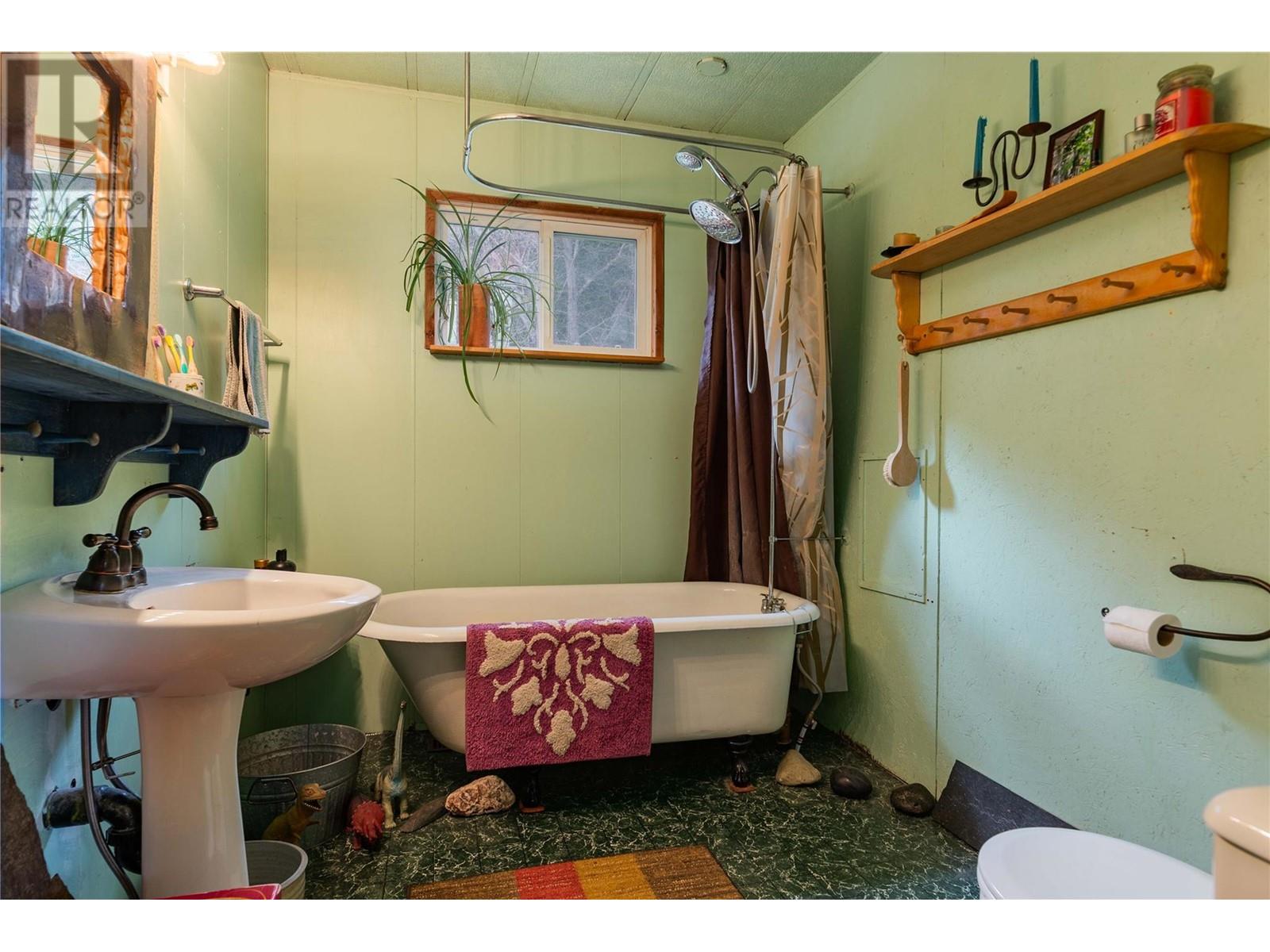 9351 31 Highway, Kaslo, British Columbia  V0G 1M0 - Photo 40 - 10344223