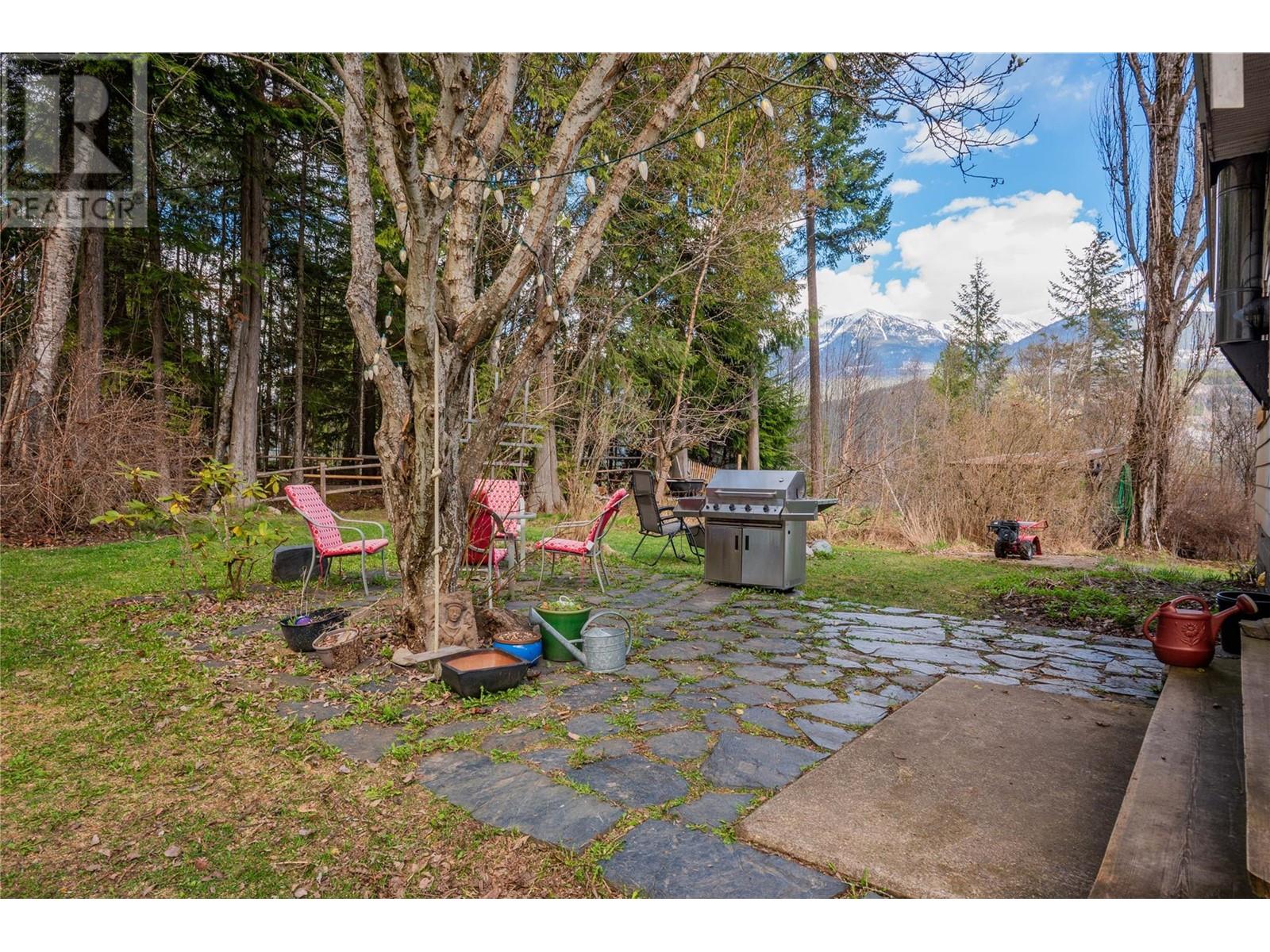 9351 31 Highway, Kaslo, British Columbia  V0G 1M0 - Photo 42 - 10344223