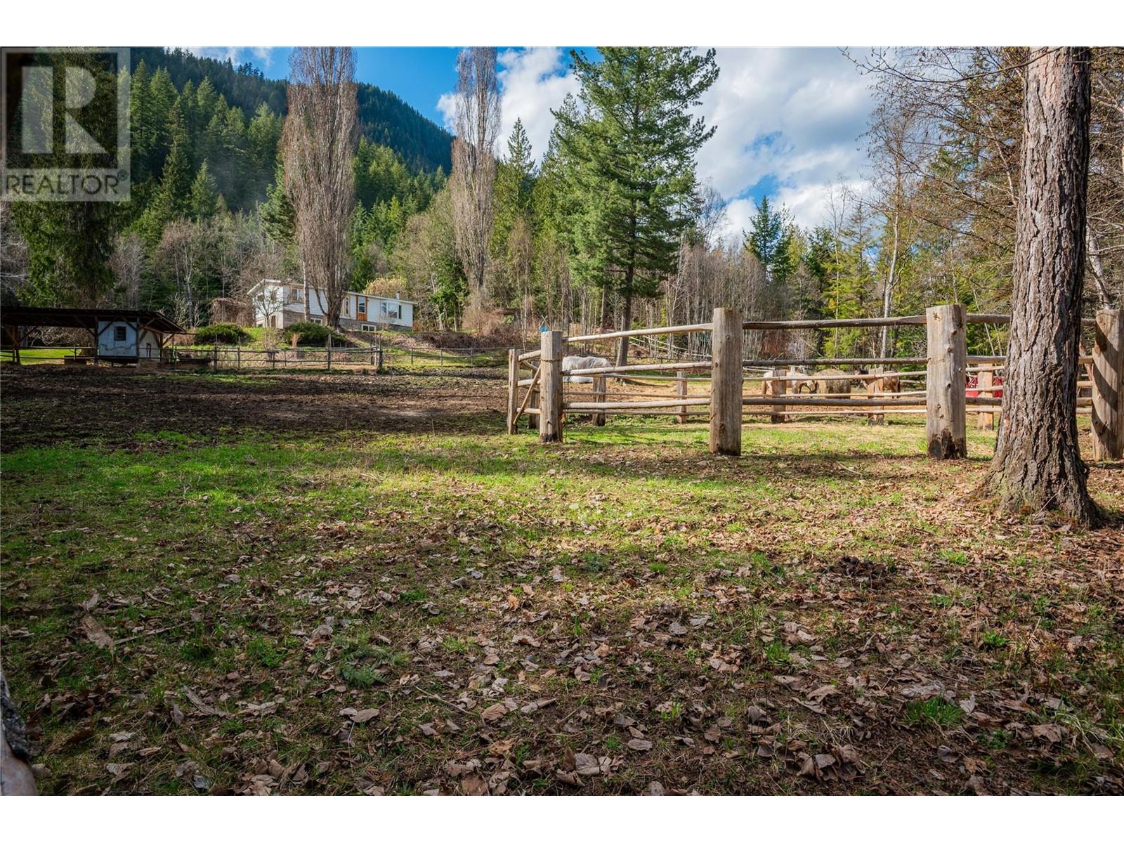 9351 31 Highway, Kaslo, British Columbia  V0G 1M0 - Photo 52 - 10344223