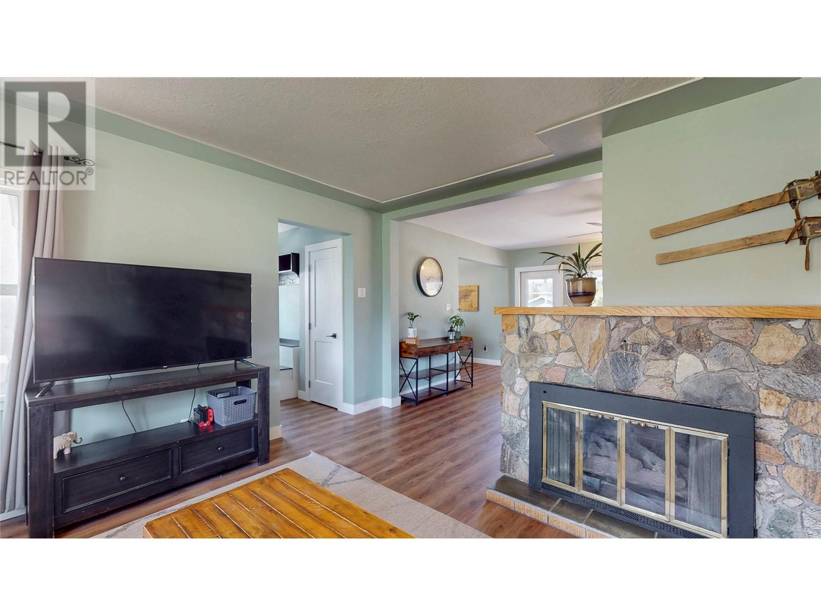 882 Mckinney Road, Oliver, British Columbia  V0H 1T3 - Photo 4 - 10346518