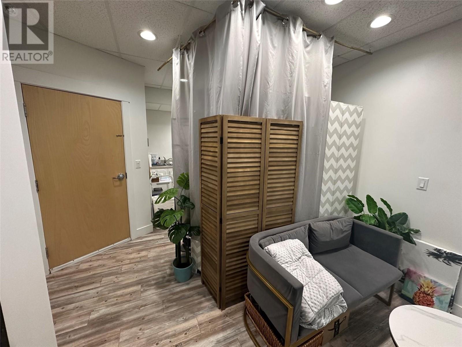1751 Harvey Avenue Unit# 101, Kelowna, British Columbia  V1Y 6G4 - Photo 8 - 10346633