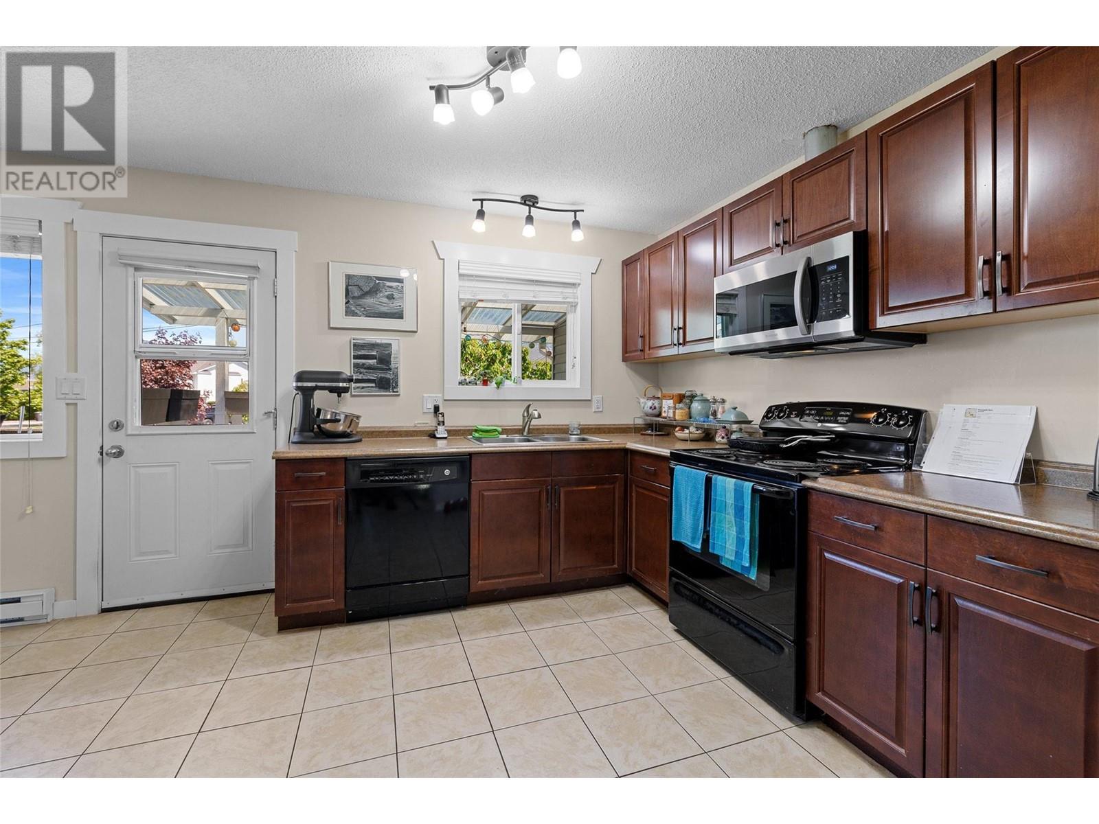 843 Matt Road, Kelowna, British Columbia  V1X 3W2 - Photo 14 - 10346970