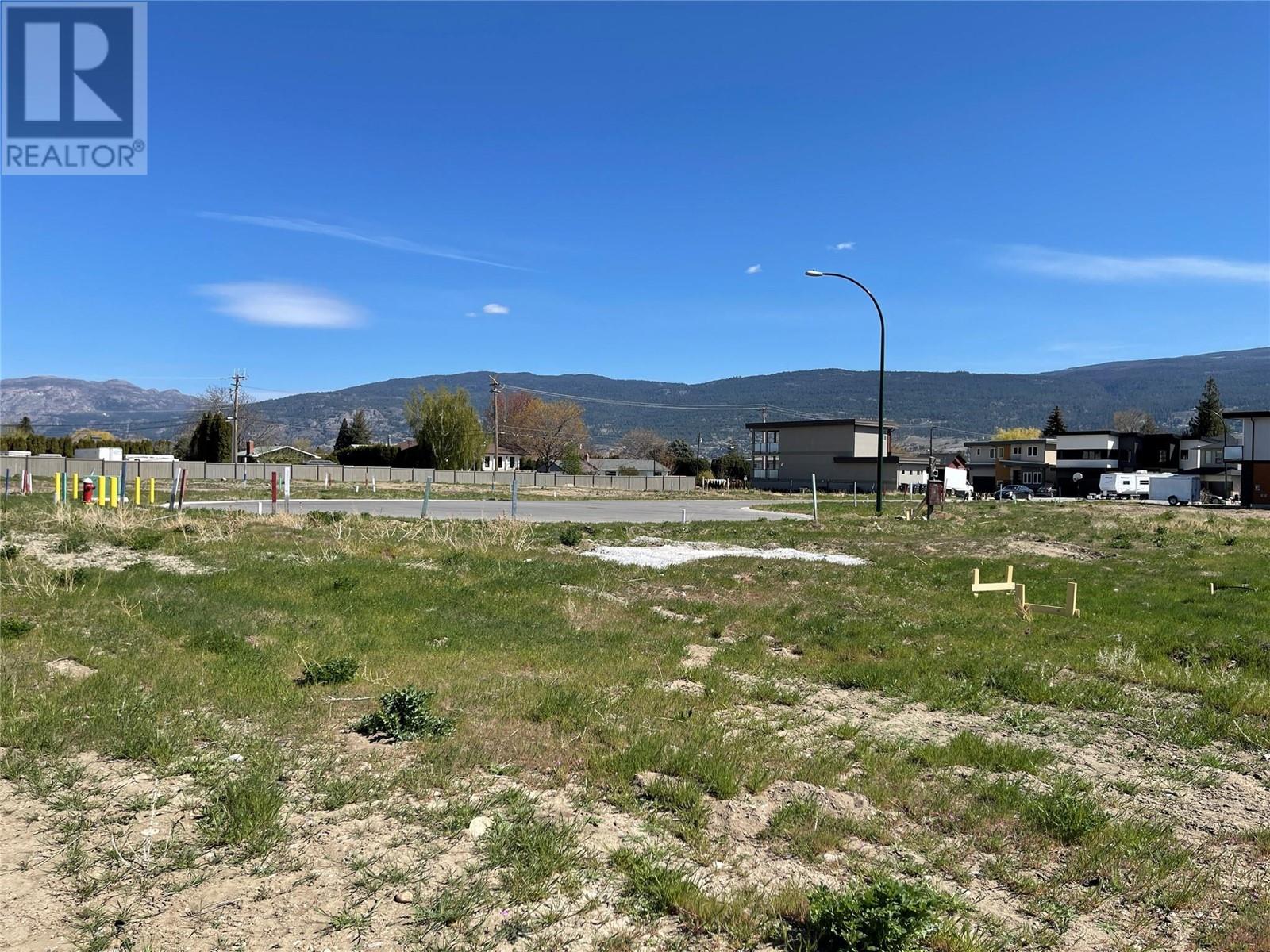 1727 Treffry Place, Summerland, British Columbia  V0H 1Z9 - Photo 10 - 10347432