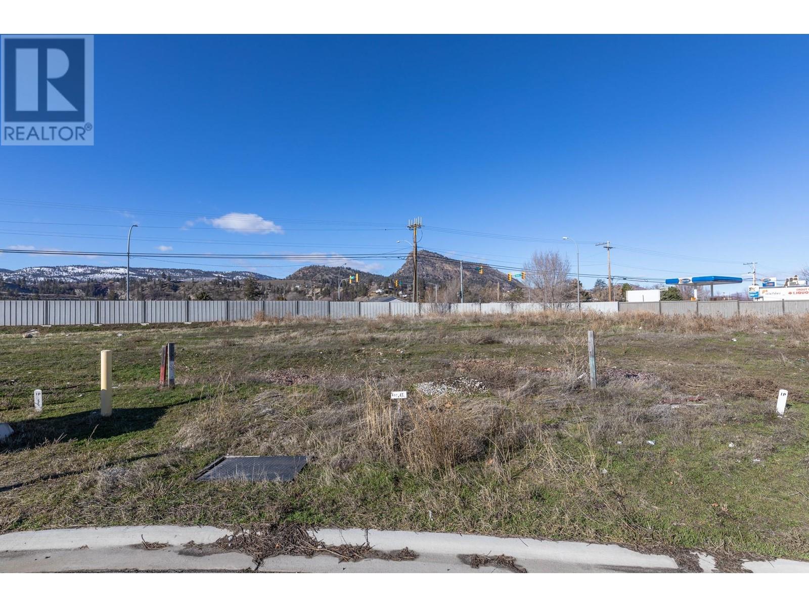 1736 Treffry Place, Summerland, British Columbia  V0H 1Z9 - Photo 3 - 10347472