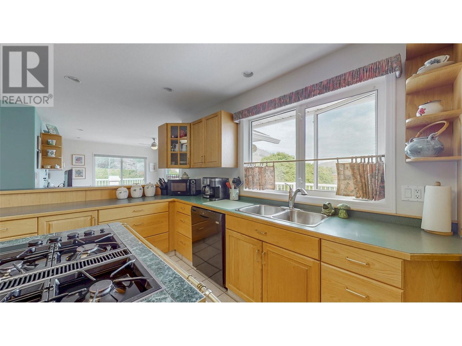 4210 Fairwinds Drive, Osoyoos, British Columbia  V0H 1V4 - Photo 11 - 10347486