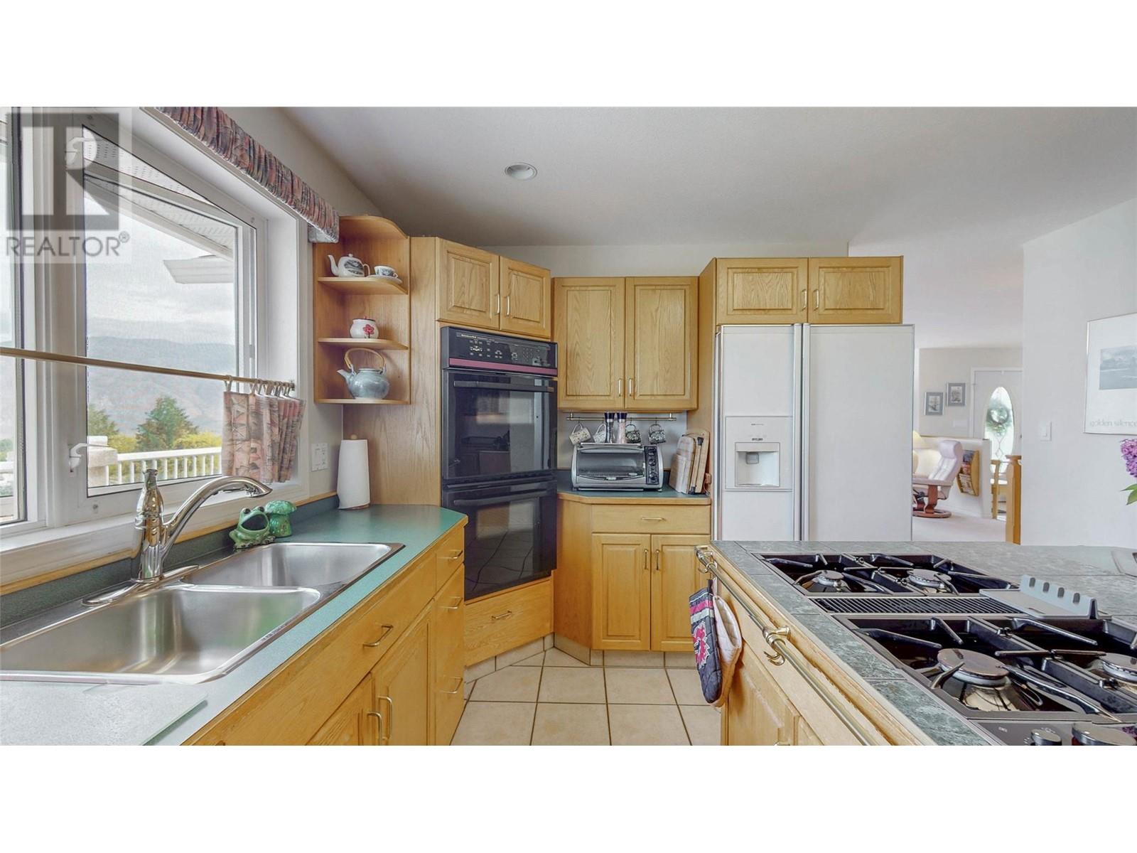 4210 Fairwinds Drive, Osoyoos, British Columbia  V0H 1V4 - Photo 13 - 10347486