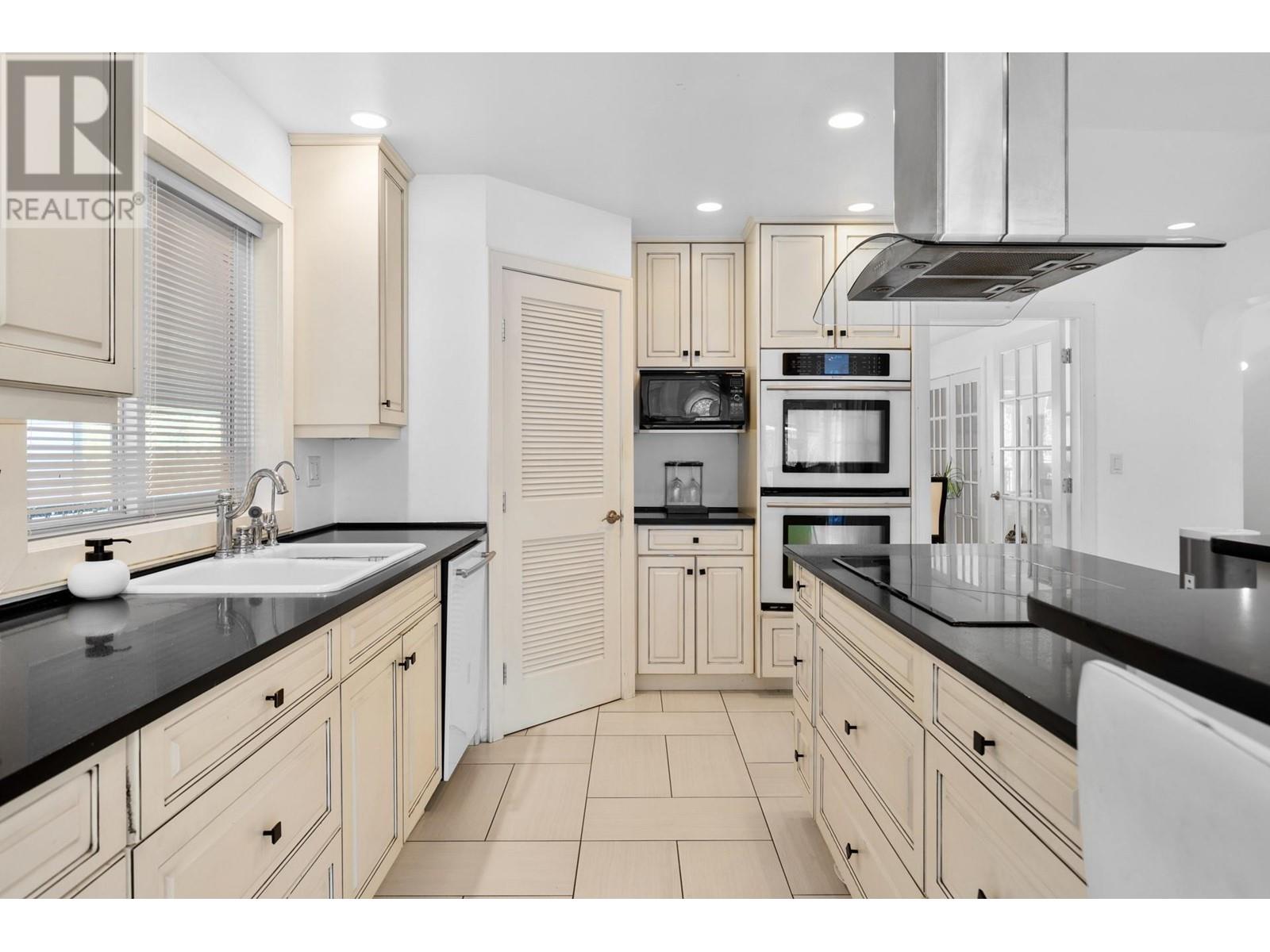 7991 Alpine Road, Kelowna, British Columbia  V1Z 3V8 - Photo 7 - 10342968