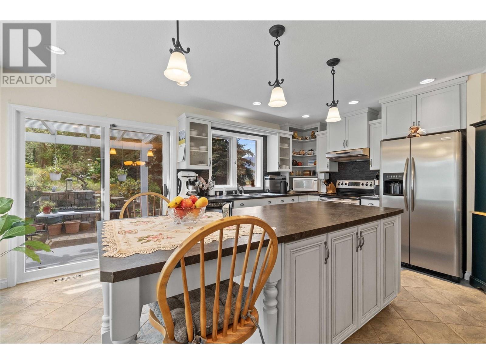 1120 12 Street Ne Unit# 2, Salmon Arm, British Columbia  V1E 1B8 - Photo 6 - 10346954