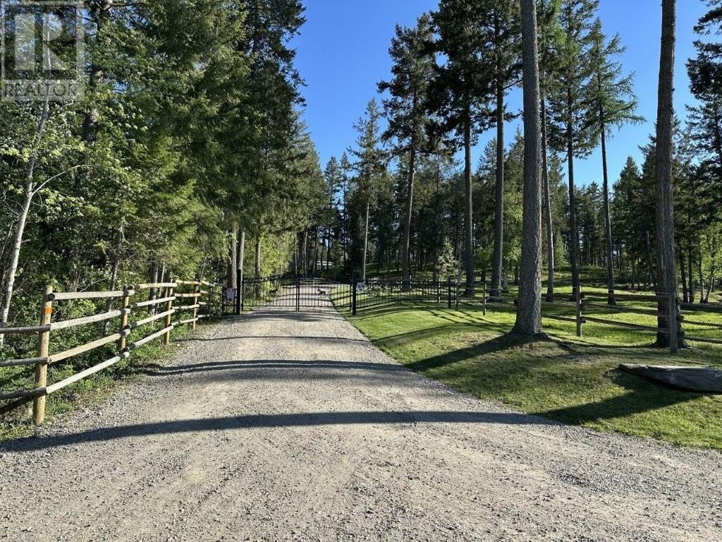 3677 20th Street, Lister, British Columbia  V0B 1G2 - Photo 1 - 10347578