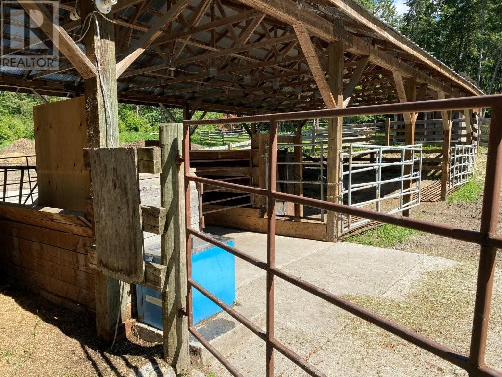3677 20th Street, Lister, British Columbia  V0B 1G2 - Photo 20 - 10347578