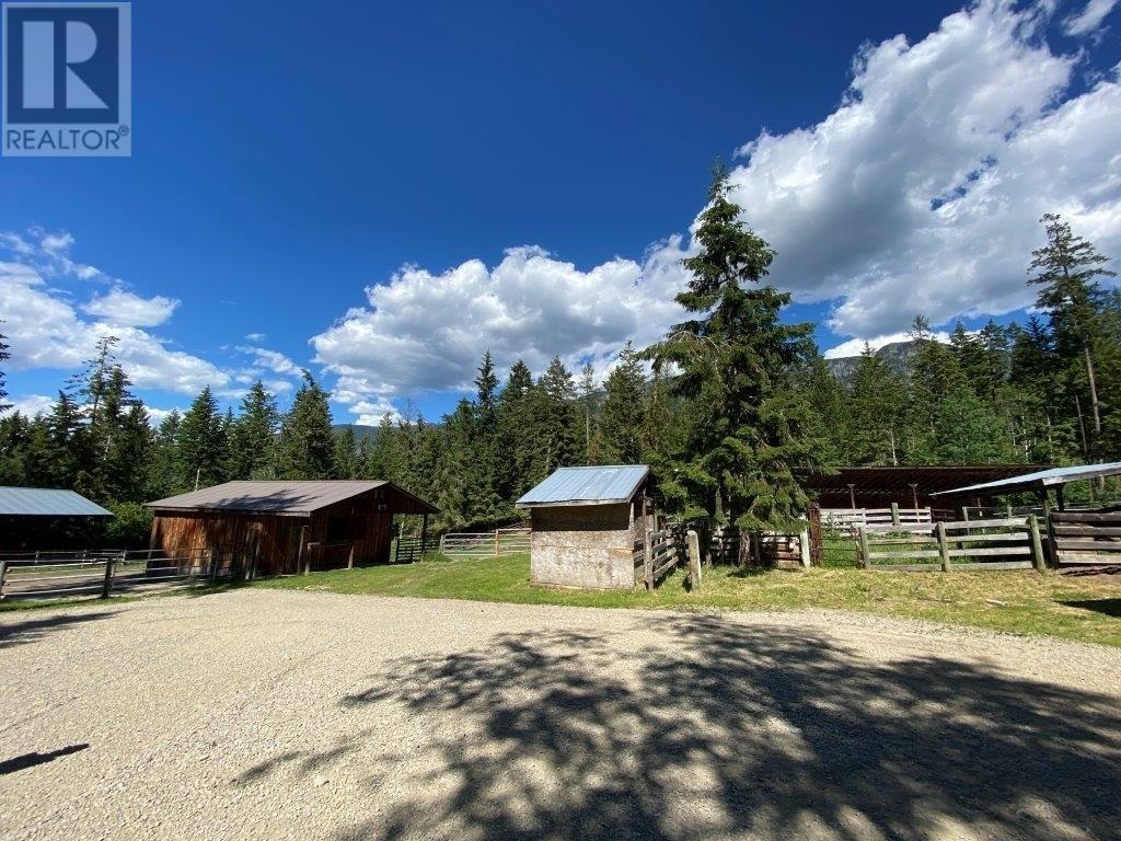 3677 20th Street, Lister, British Columbia  V0B 1G2 - Photo 22 - 10347578