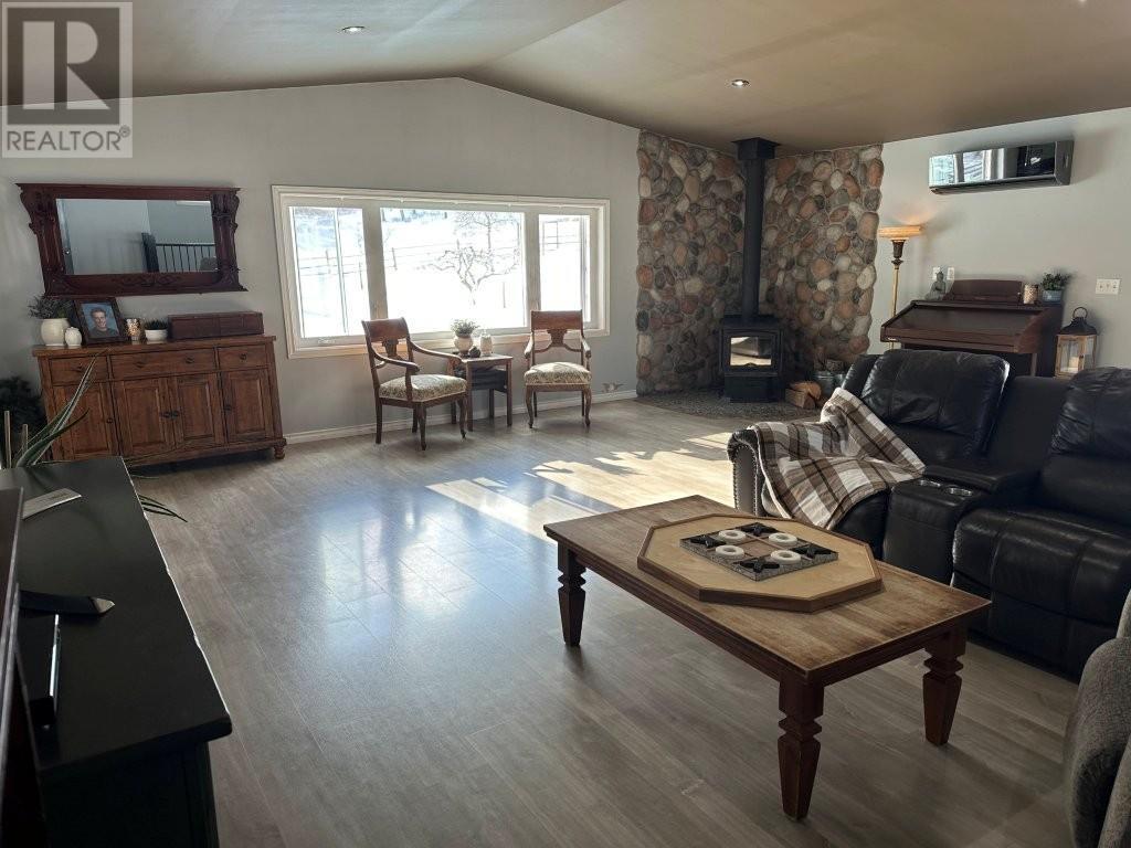 3677 20th Street, Lister, British Columbia  V0B 1G2 - Photo 6 - 10347578