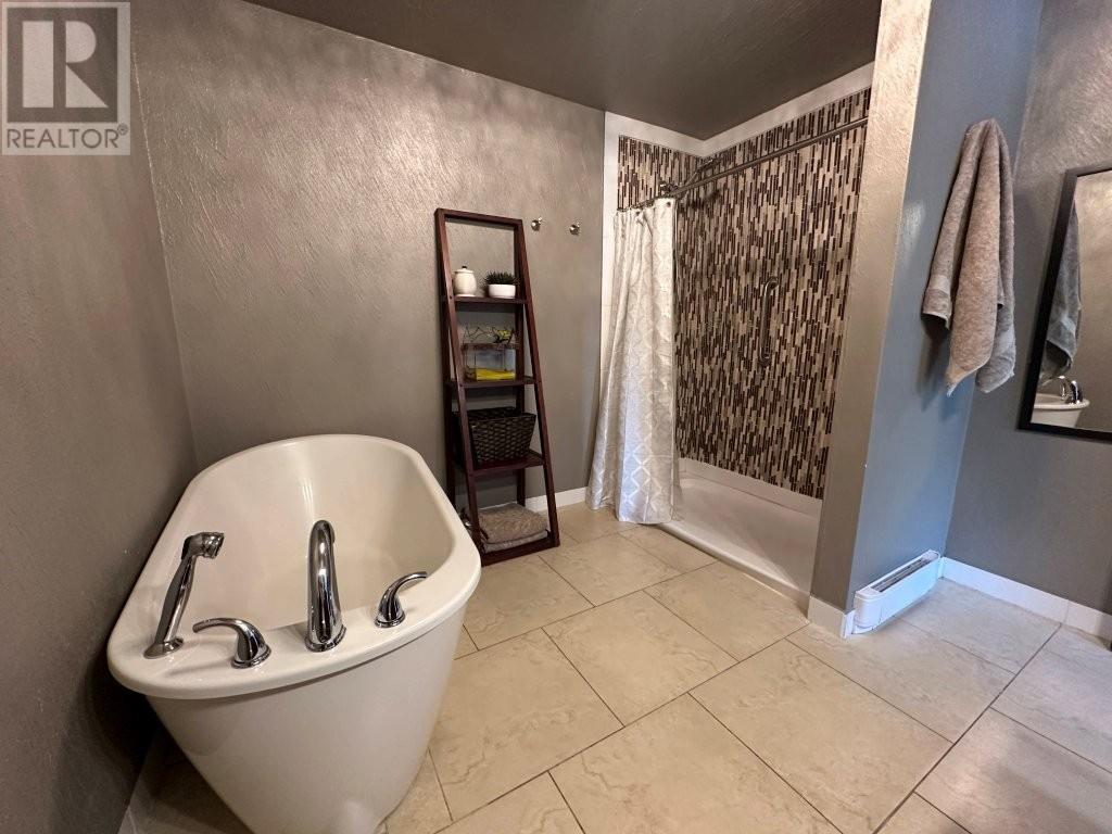 3677 20th Street, Lister, British Columbia  V0B 1G2 - Photo 7 - 10347578