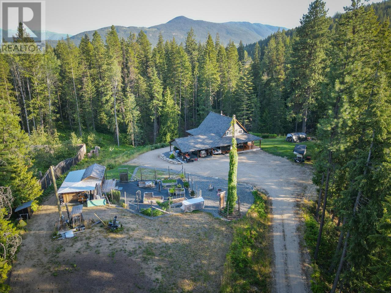 4351 Poplar Ridge Road, Krestova, British Columbia  V0G 1H1 - Photo 1 - 10347616