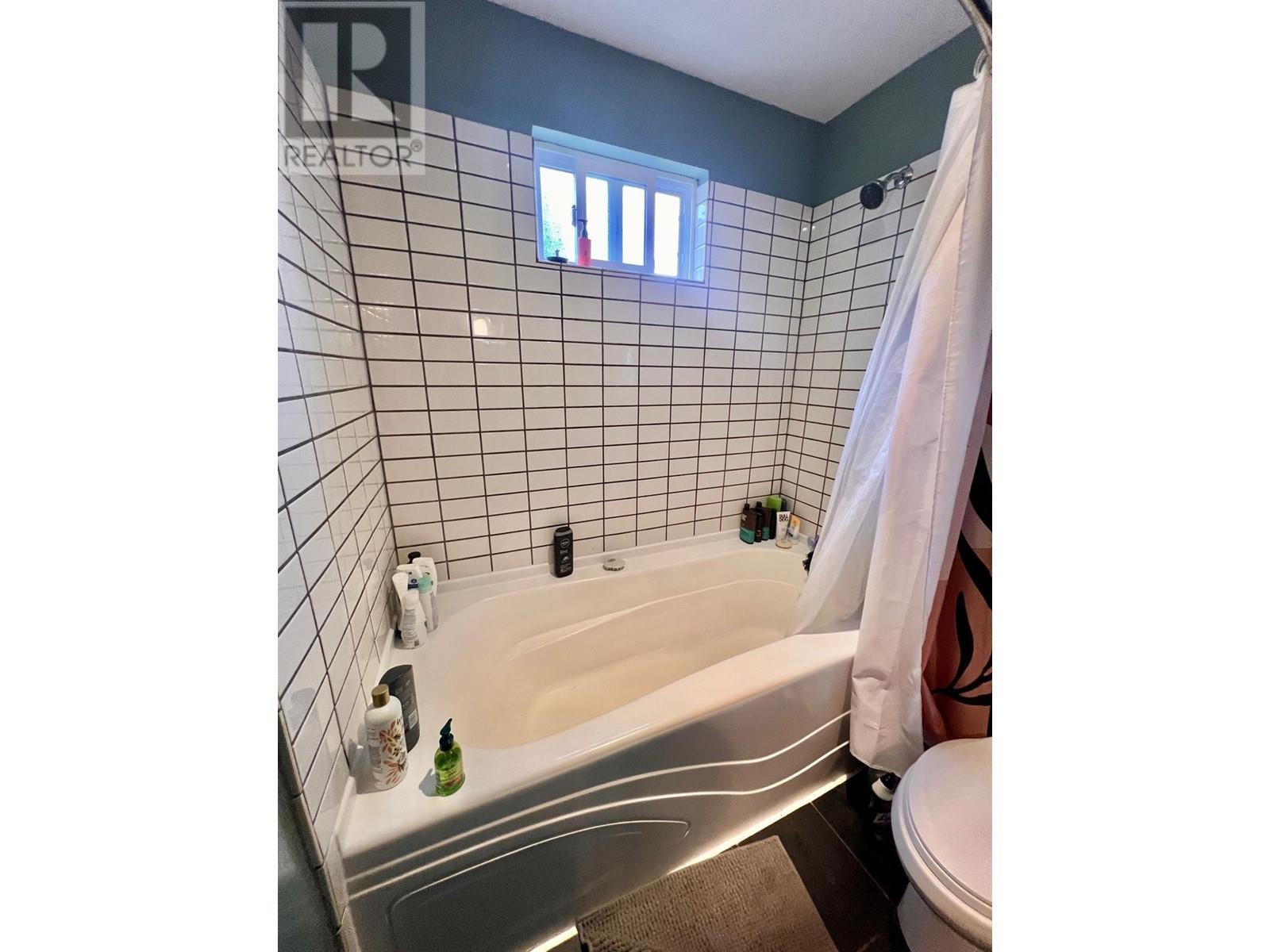 510 Innes Street, Nelson, British Columbia  V1L 5E9 - Photo 11 - 10347178