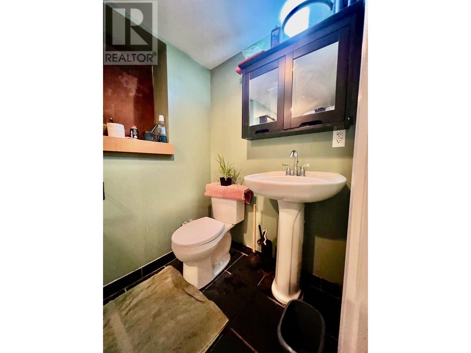510 Innes Street, Nelson, British Columbia  V1L 5E9 - Photo 17 - 10347178