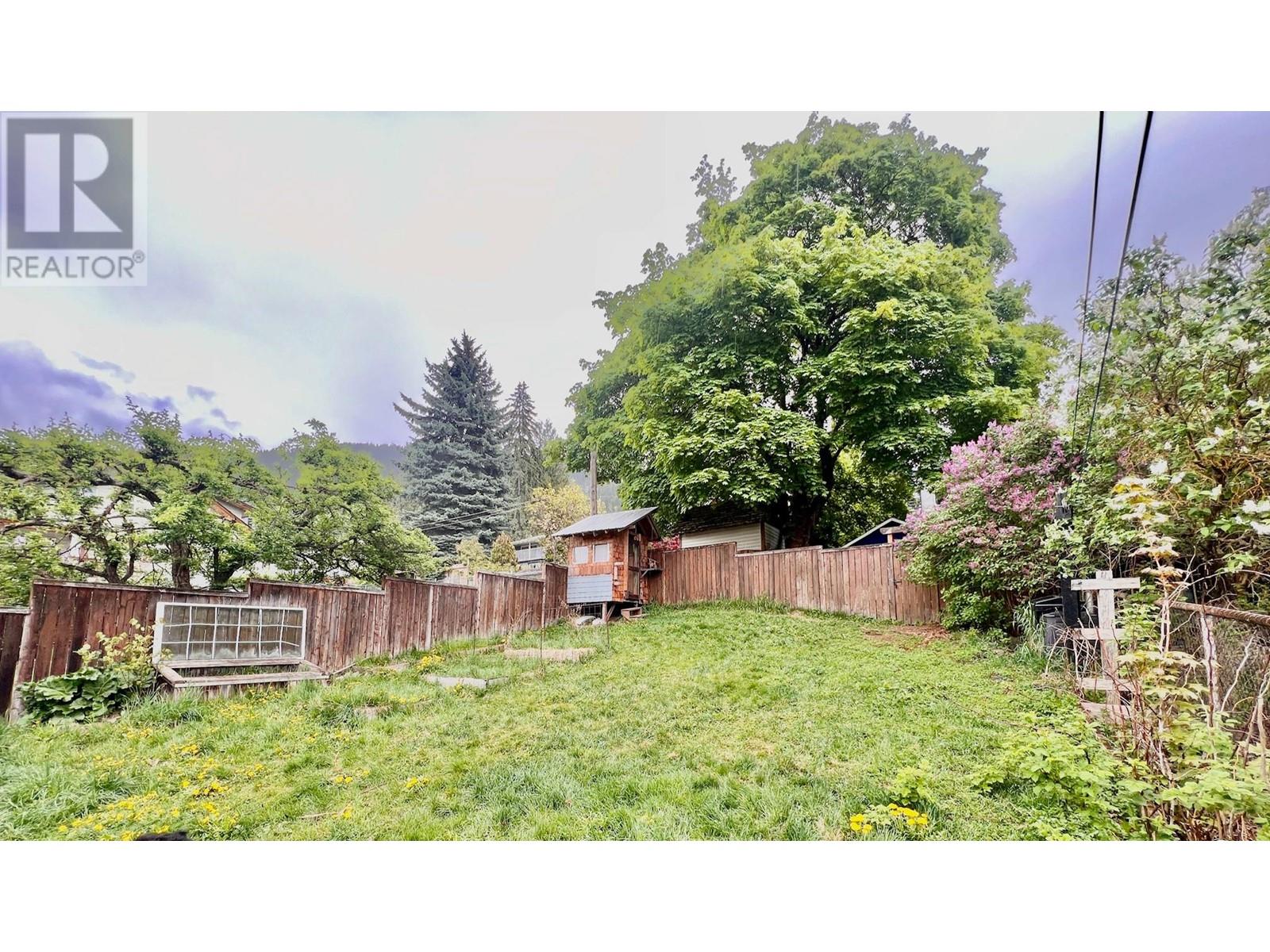 510 Innes Street, Nelson, British Columbia  V1L 5E9 - Photo 28 - 10347178