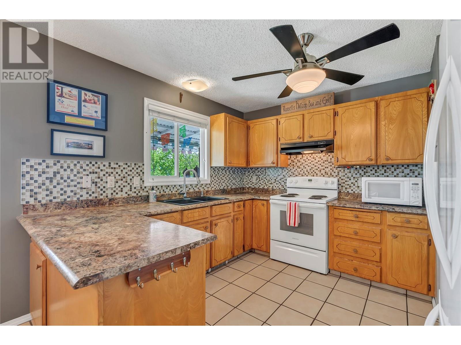 14205 Cartwright Avenue, Summerland, British Columbia  V0H 1Z8 - Photo 4 - 10347361