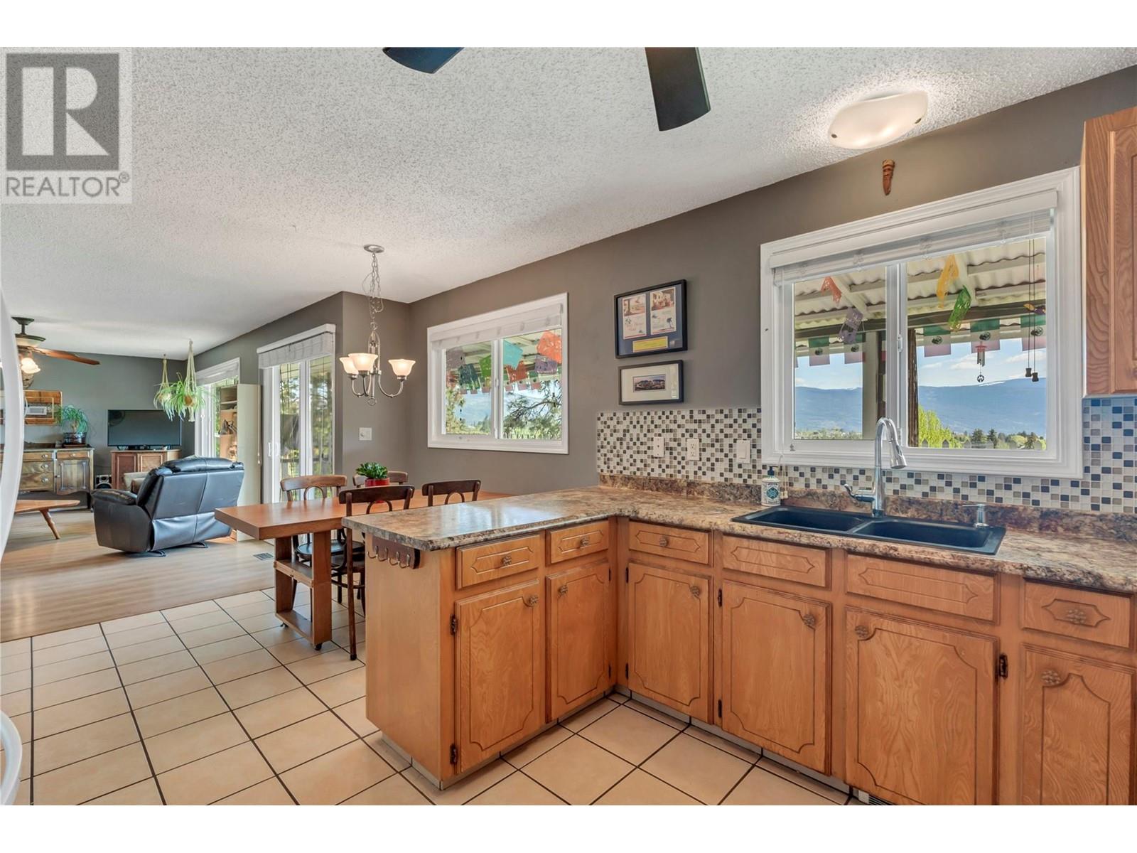 14205 Cartwright Avenue, Summerland, British Columbia  V0H 1Z8 - Photo 7 - 10347361