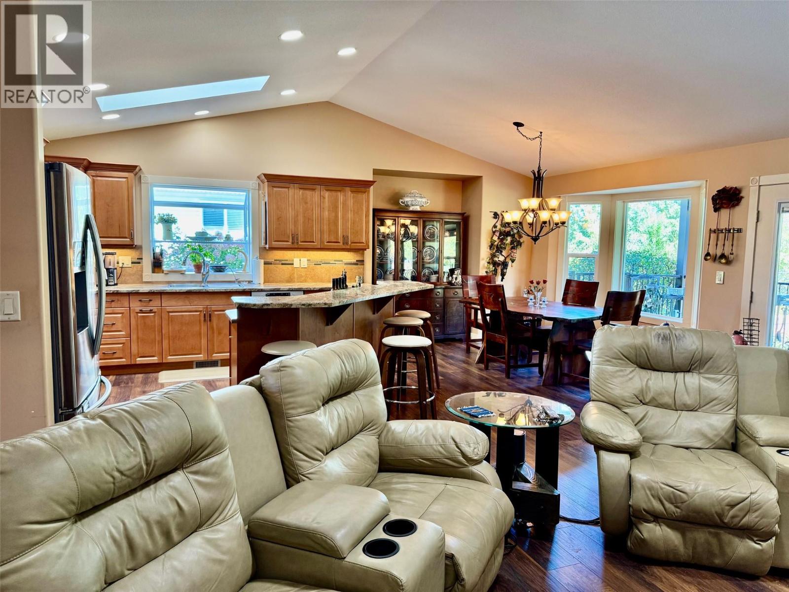 4147 4th Street, Vernon, British Columbia  V1H 1Z1 - Photo 10 - 10347175