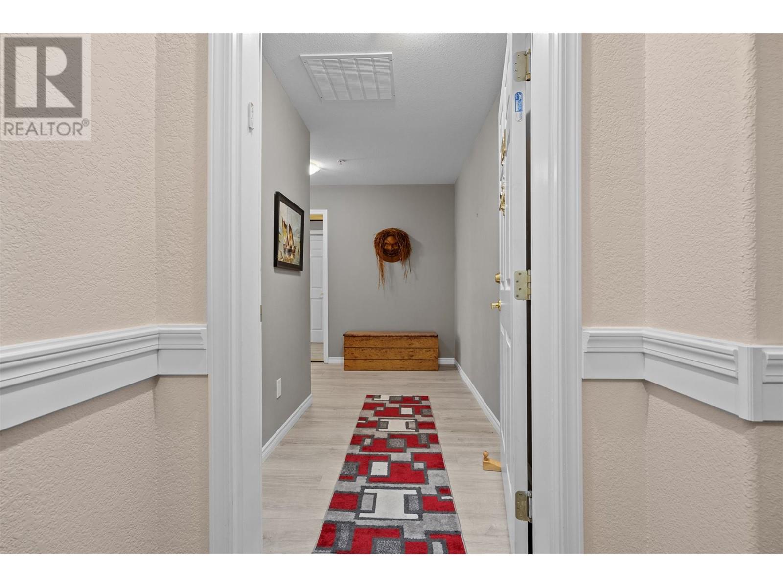 2285 Atkinson Street Unit# 401, Penticton, British Columbia  V2A 8R7 - Photo 4 - 10347715