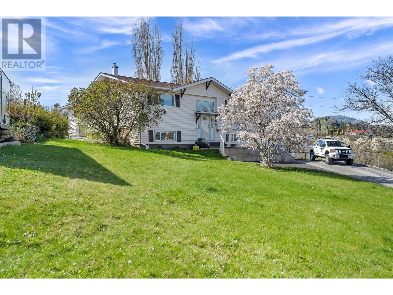 6528 Lipsett Crescent, Summerland, British Columbia  V0H 1Z1 - Photo 3 - 10347670