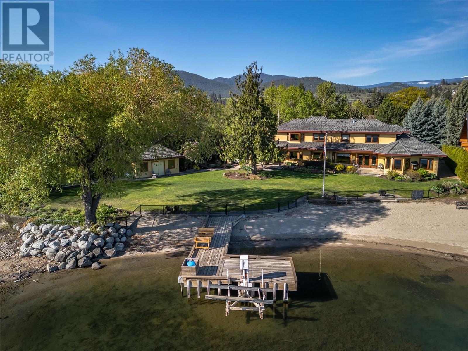 7801 Oak Avenue, Summerland, British Columbia  V0H 1Z9 - Photo 1 - 10347786