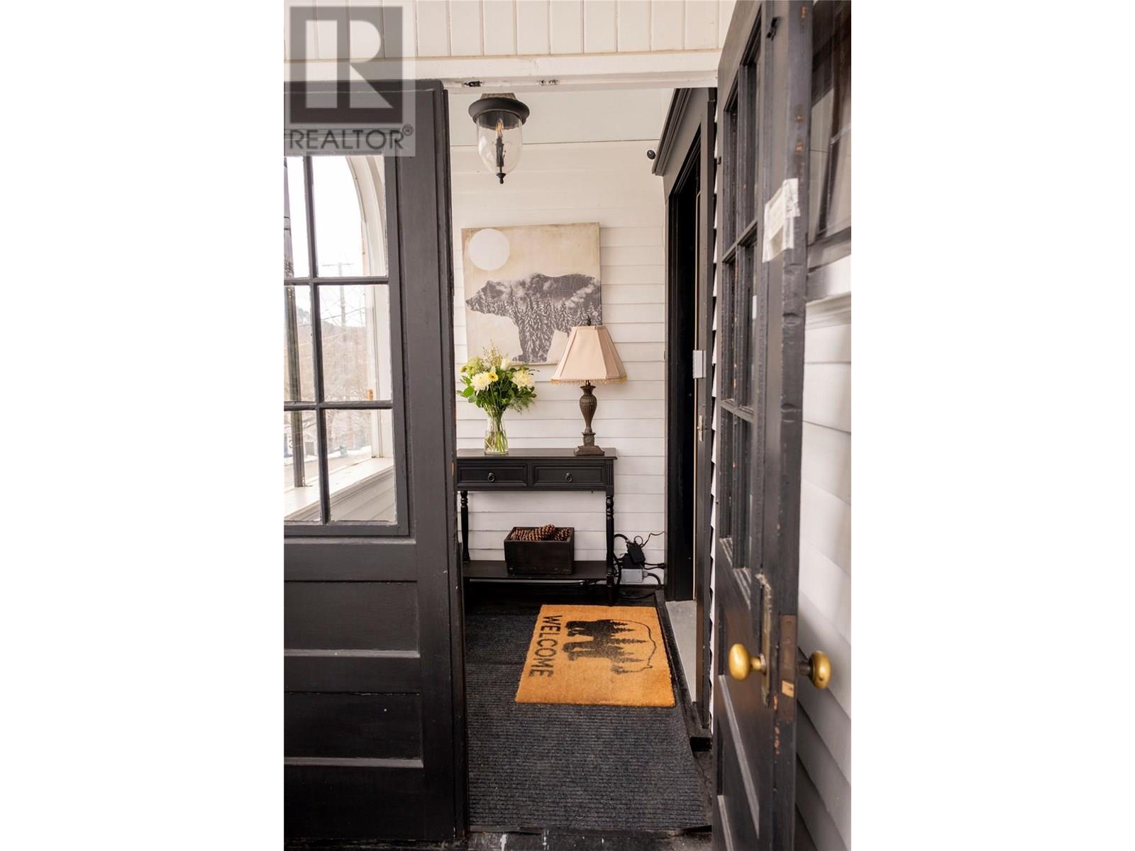 1345 Spokane Street, Rossland, British Columbia  V0G 1Y0 - Photo 12 - 10346634