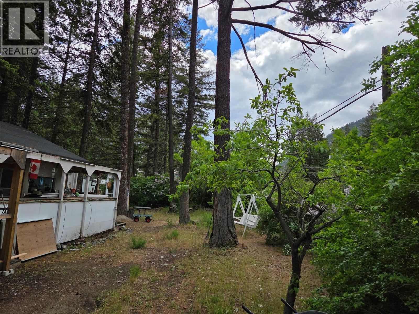 1498 Main Street Unit# 15, Olalla, British Columbia  V0X 1N6 - Photo 2 - 10347835