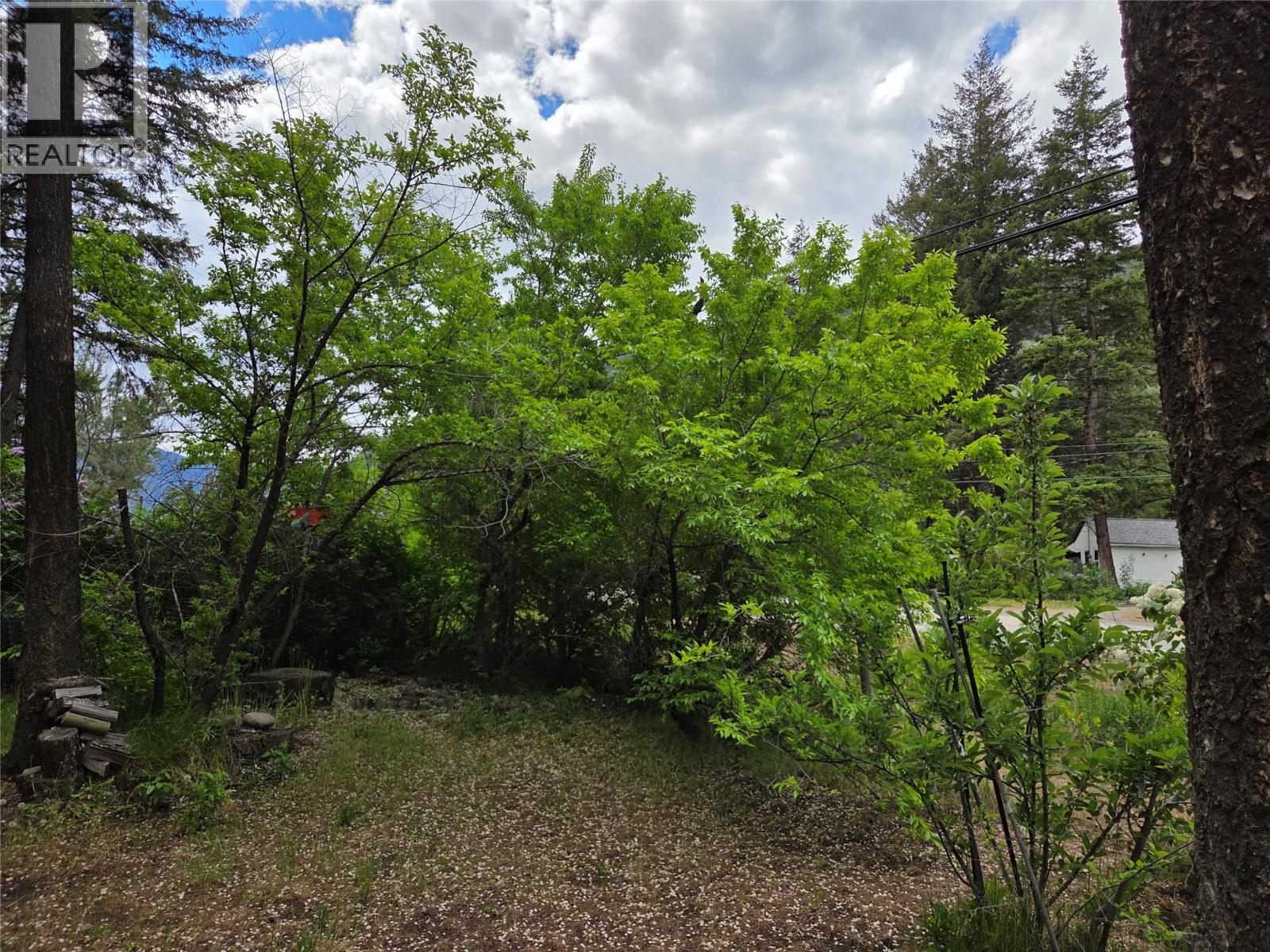 1498 Main Street Unit# 15, Olalla, British Columbia  V0X 1N6 - Photo 3 - 10347835