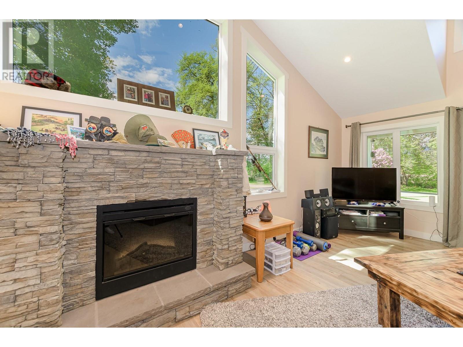 51 Monks Road, Grindrod, British Columbia  V0E 1Y0 - Photo 12 - 10347572