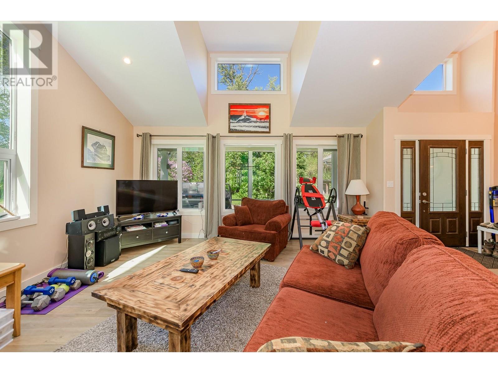 51 Monks Road, Grindrod, British Columbia  V0E 1Y0 - Photo 13 - 10347572